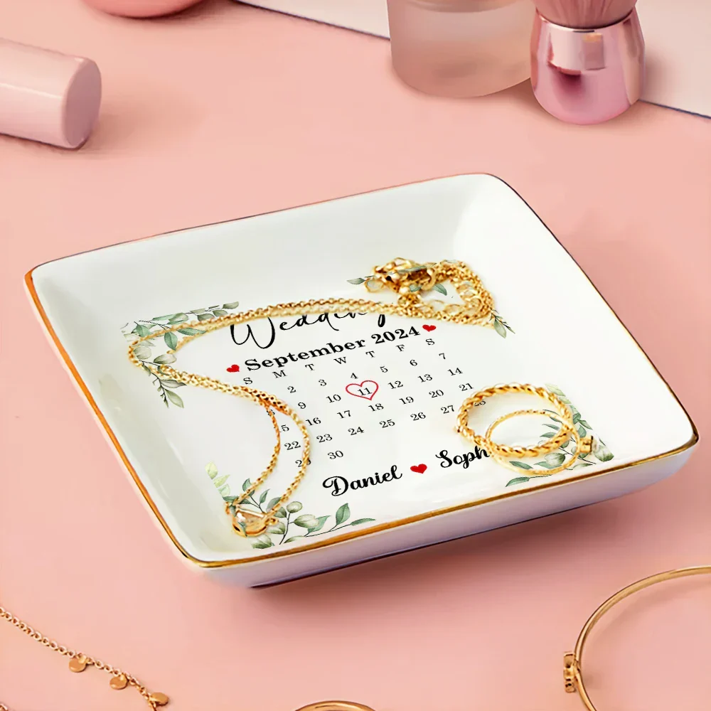 Calendar Couple Married Engaged - Personalized Ring Dish - Image 3