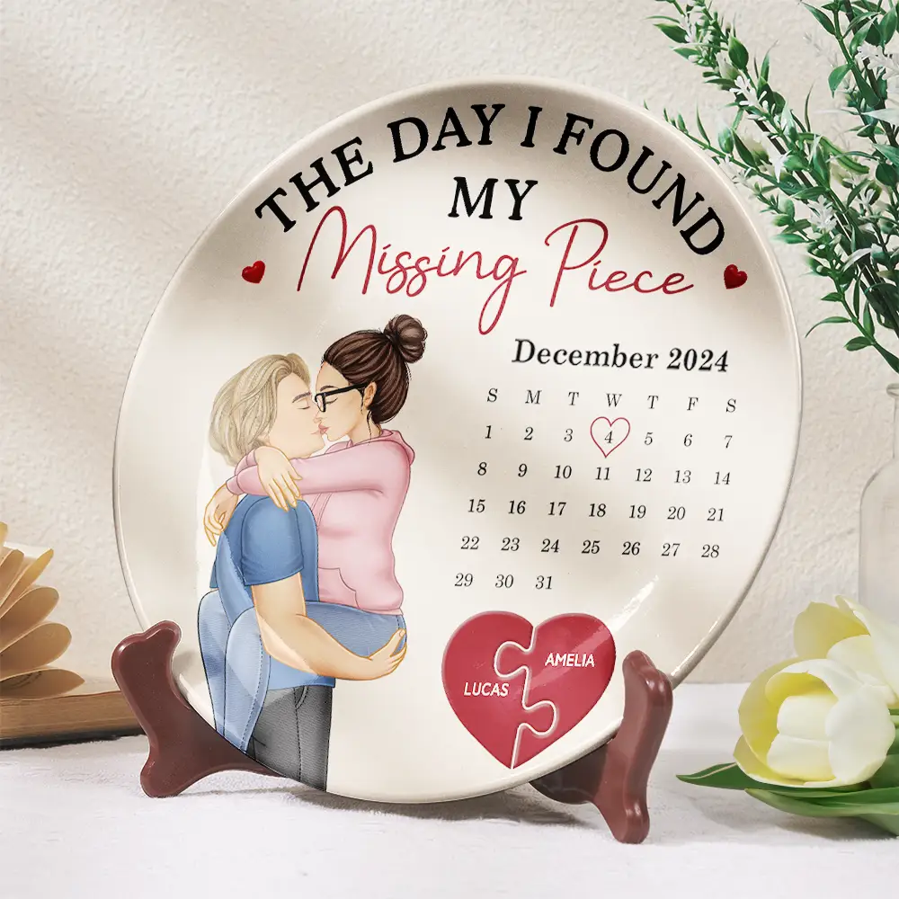 Calendar The Day I Found My Missing Piece Kissing Couples - Personalized Ceramic Plate - Image 2