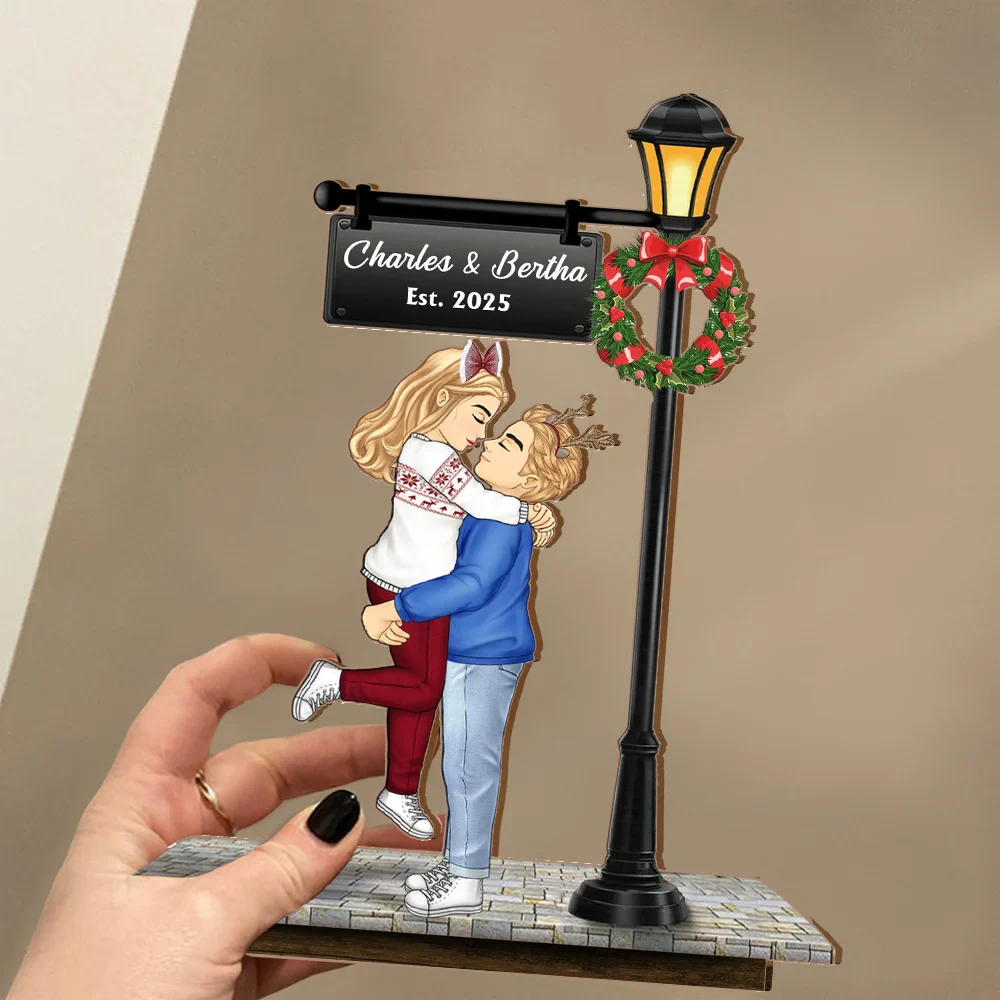 Christmas Couple Kissing Under Lamp - Personalized Custom Shaped 2-Layered Wooden Plaque - Image 3