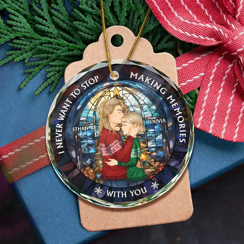 Christmas Couple Sideview Stained Glass Making Memories - Personalized Circle Glass Ornament - Image 5