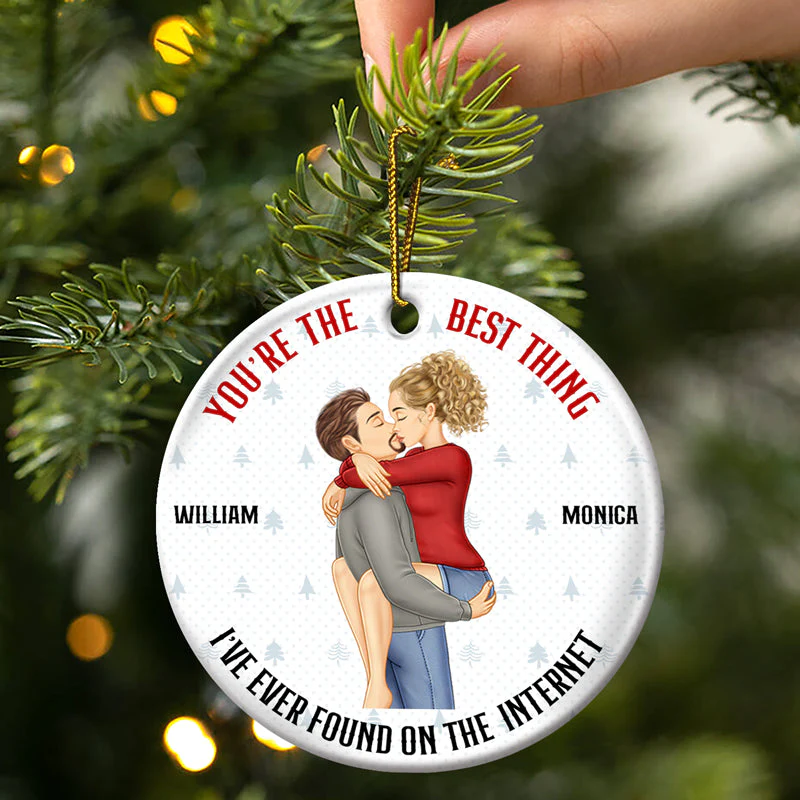Christmas Kissing Couple Best Things On The Internet - Gift For Couples - Personalized Circle Ceramic Ornament - Image 3