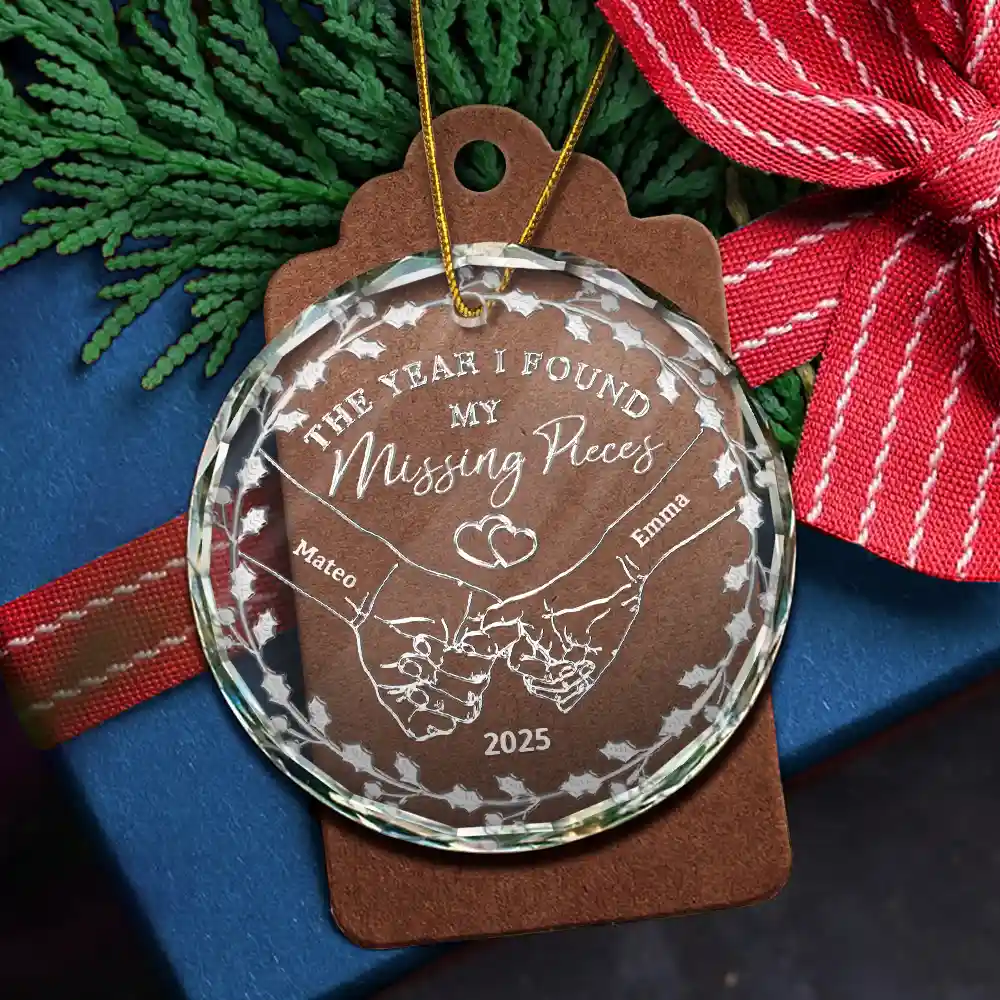 Couple Holding Hands We Got This - 3D Silver Effect Printed, Personalized Circle Glass Ornament - Image 5