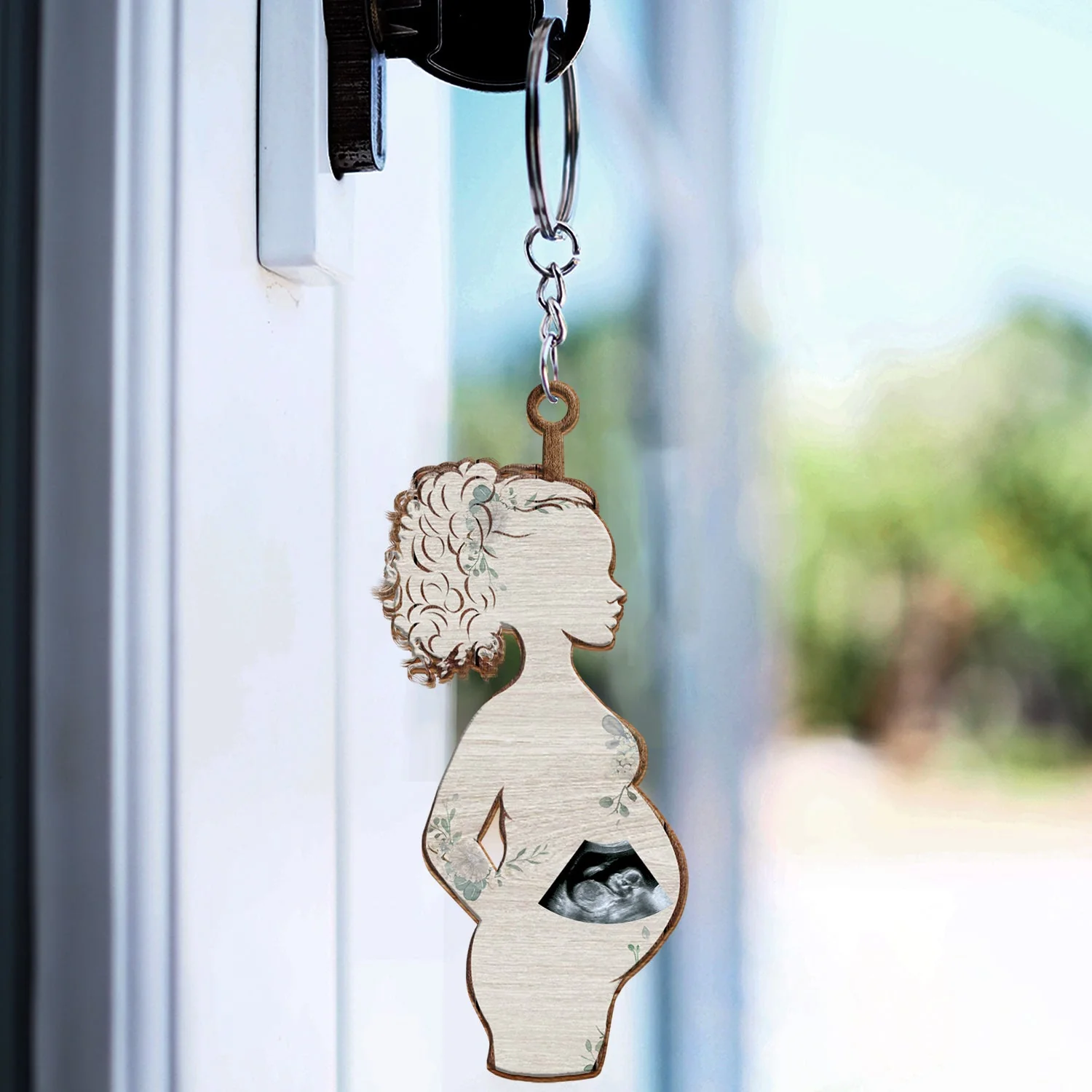 Custom Photo Pregnant Mom - Gift For Pregnant Mom - Personalized Cutout Wooden Keychain - Image 3