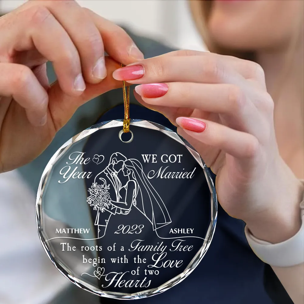 First Christmas Couple The Roots Of A Family Tree Begin - Personalized Circle Glass Ornament - Image 4