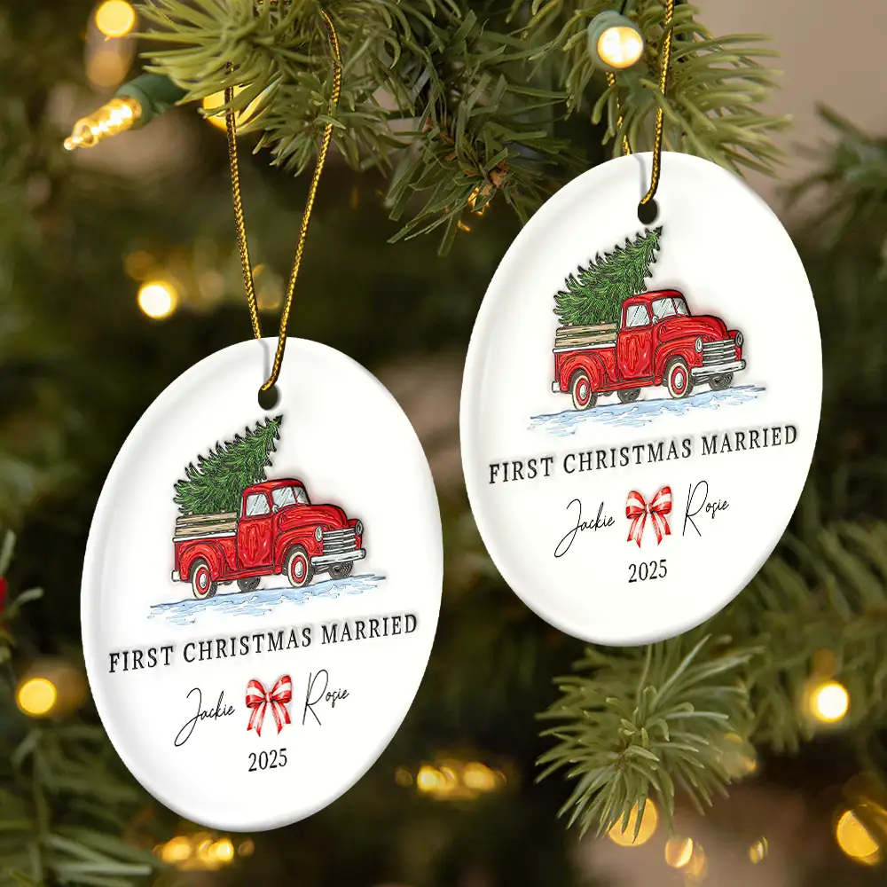 First Christmas Married Couples - 3D Inflated Effect Printed Ornament, Personalized Circle Ceramic Ornament - Image 2