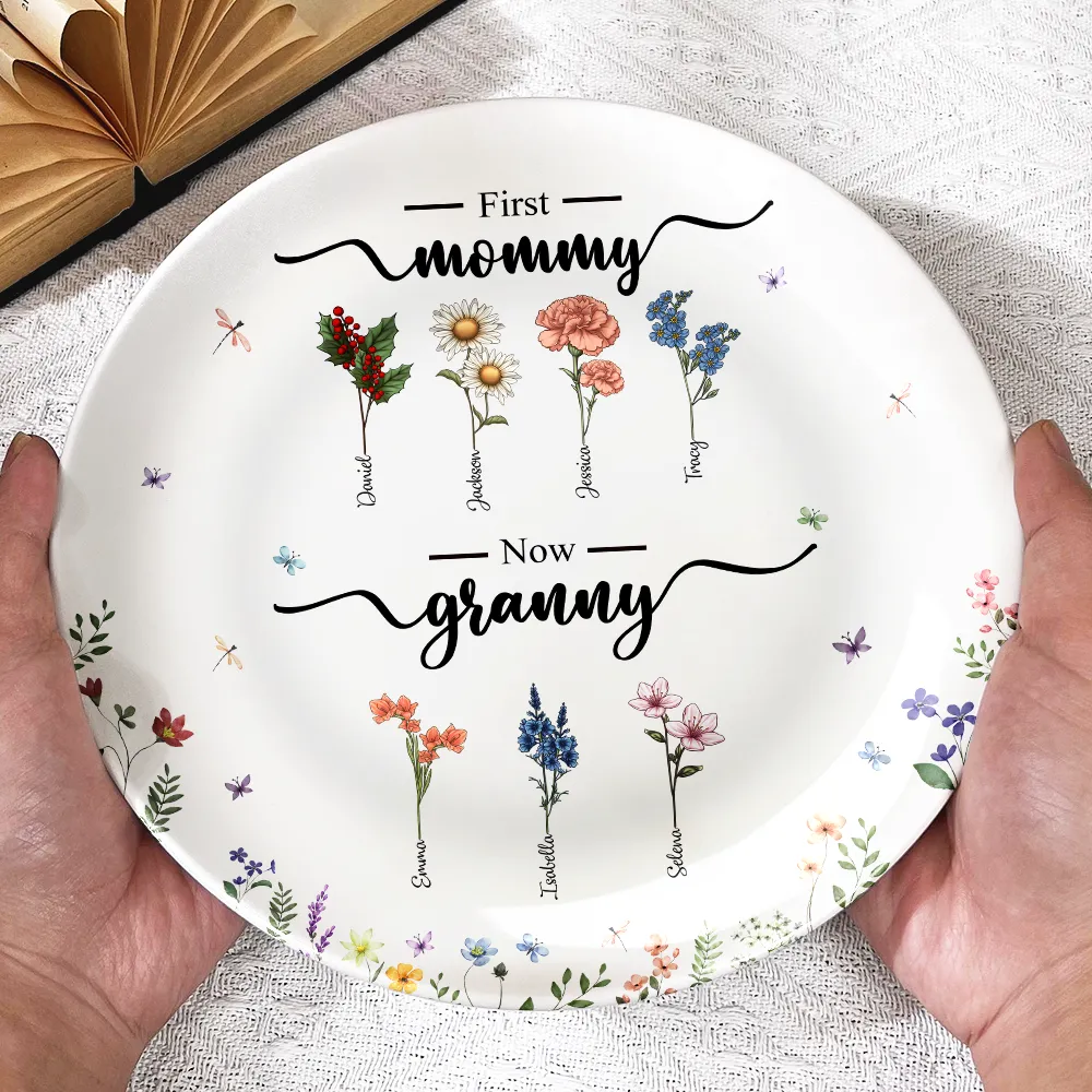 First Mom Now Grandma Flower - Personalized Ceramic Plate - Image 3