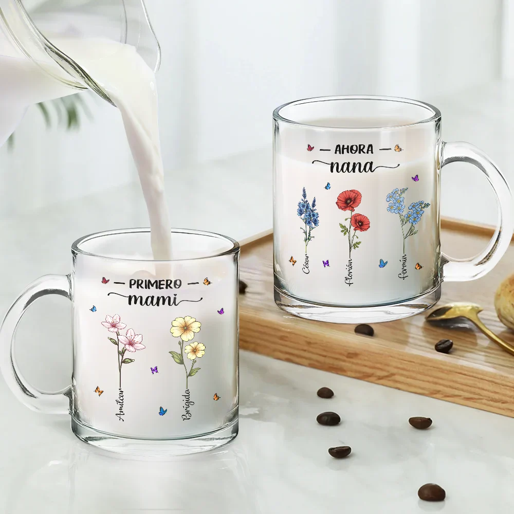 Flor De Nacimiento Primero Mamá Ahora Abuela - Taza De Vidrio Personalizada - Image 4