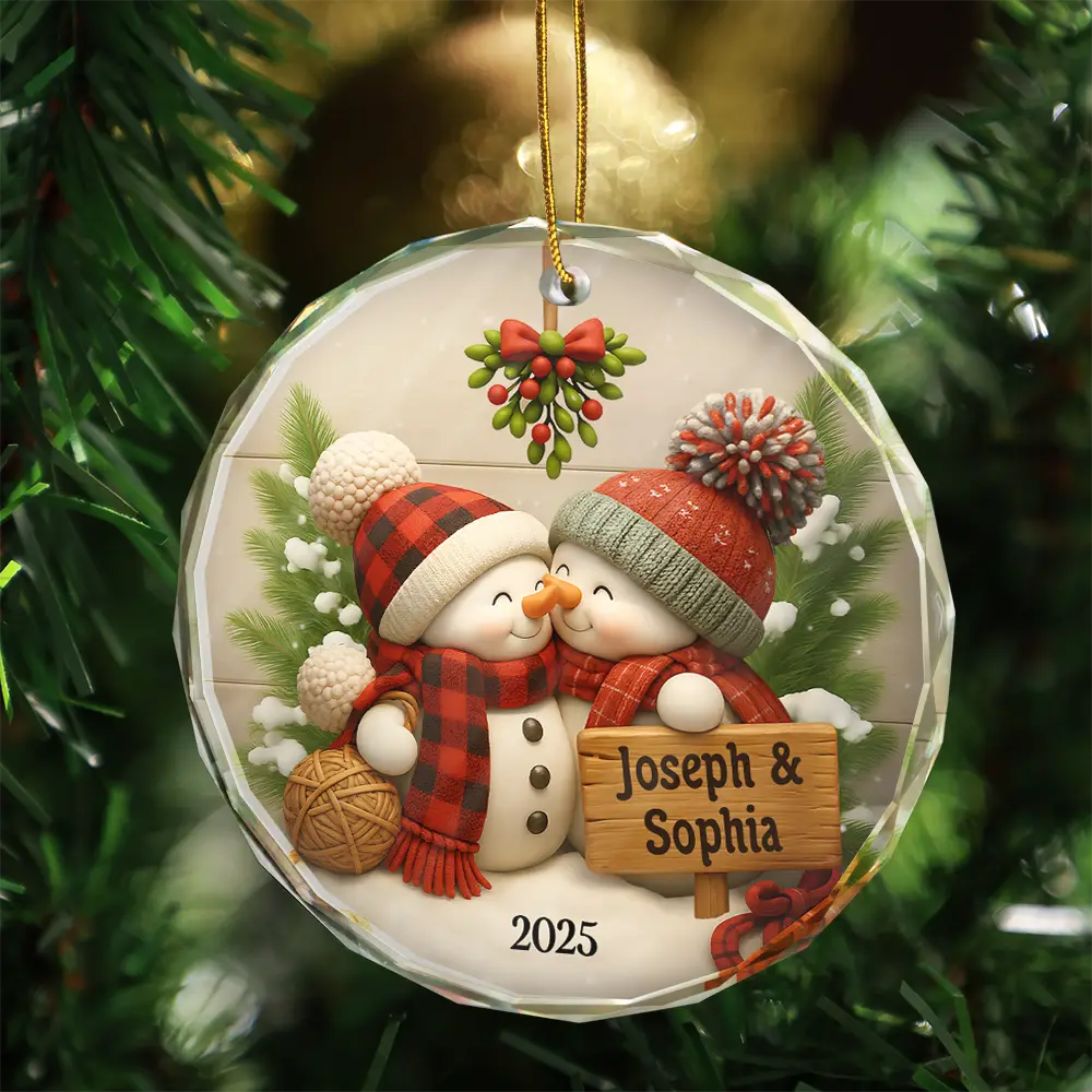 Kissing Snowman Couple Christmas - Personalized Circle Glass Ornament - Image 3