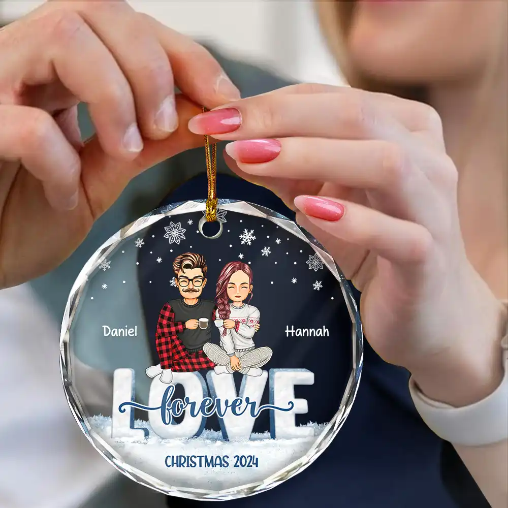 Love Forever Christmas Cartoon Couple - Personalized Circle Glass Ornament - Image 4