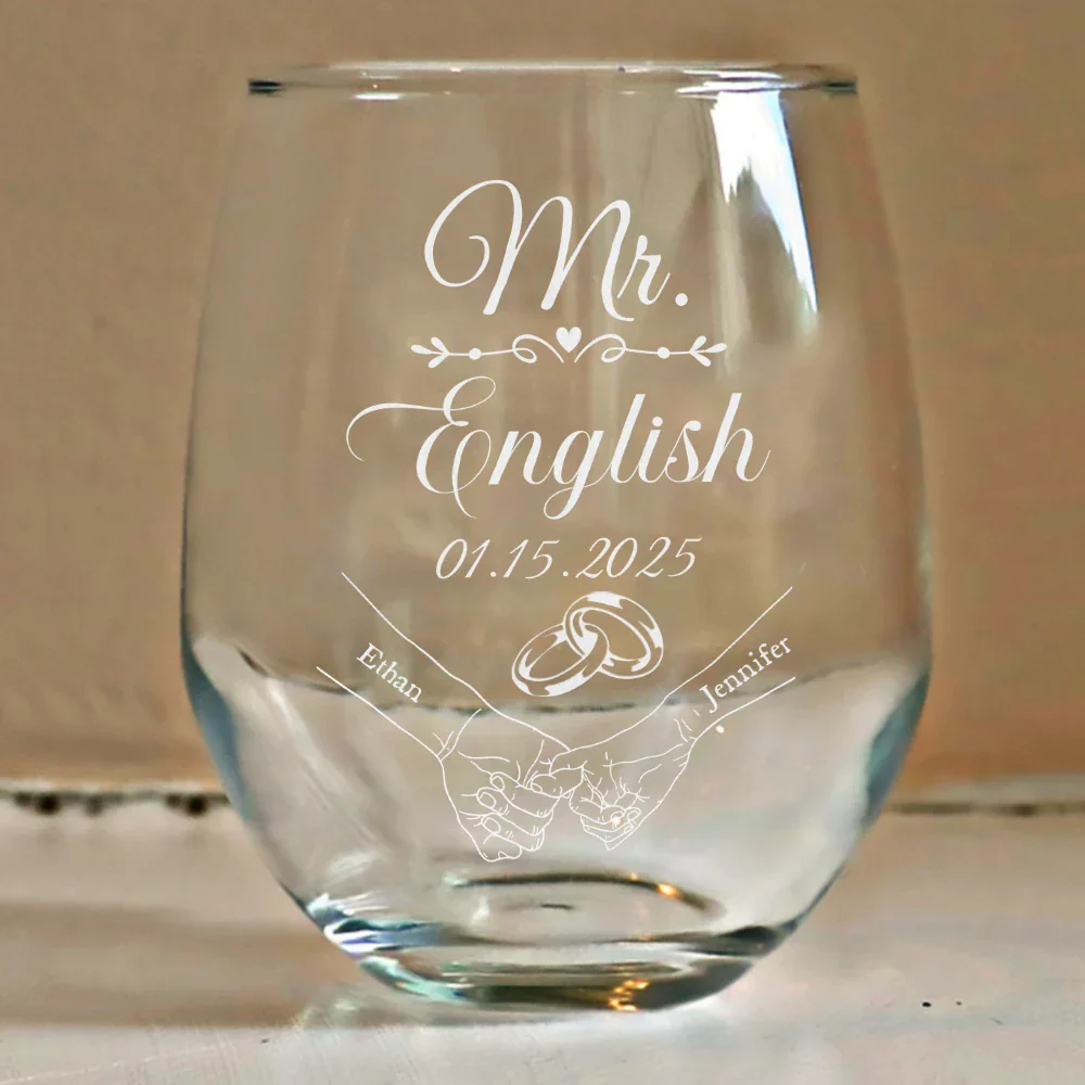 Mr & Mrs Holding Hands - Personalized Stemless Wine Glass - Image 4