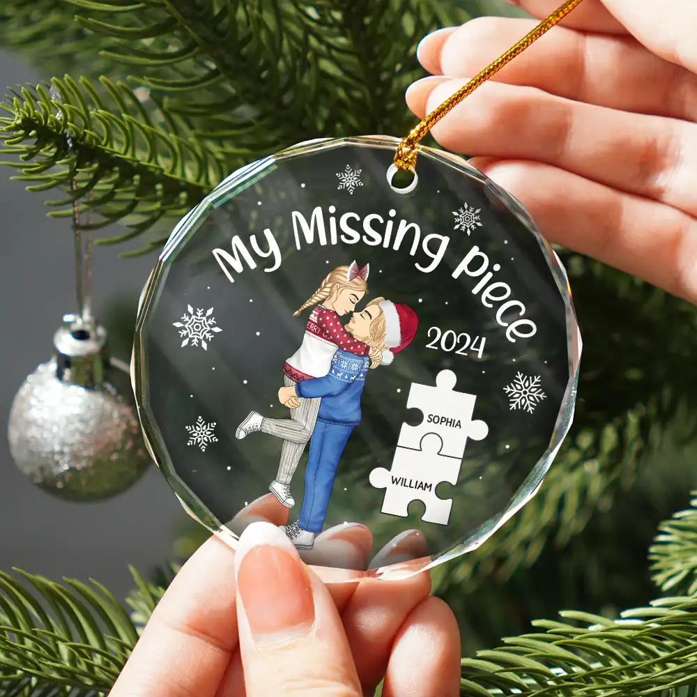 My Missing Piece Christmas Cartoon Kissing Couple - Personalized Circle Glass Ornament - Image 2