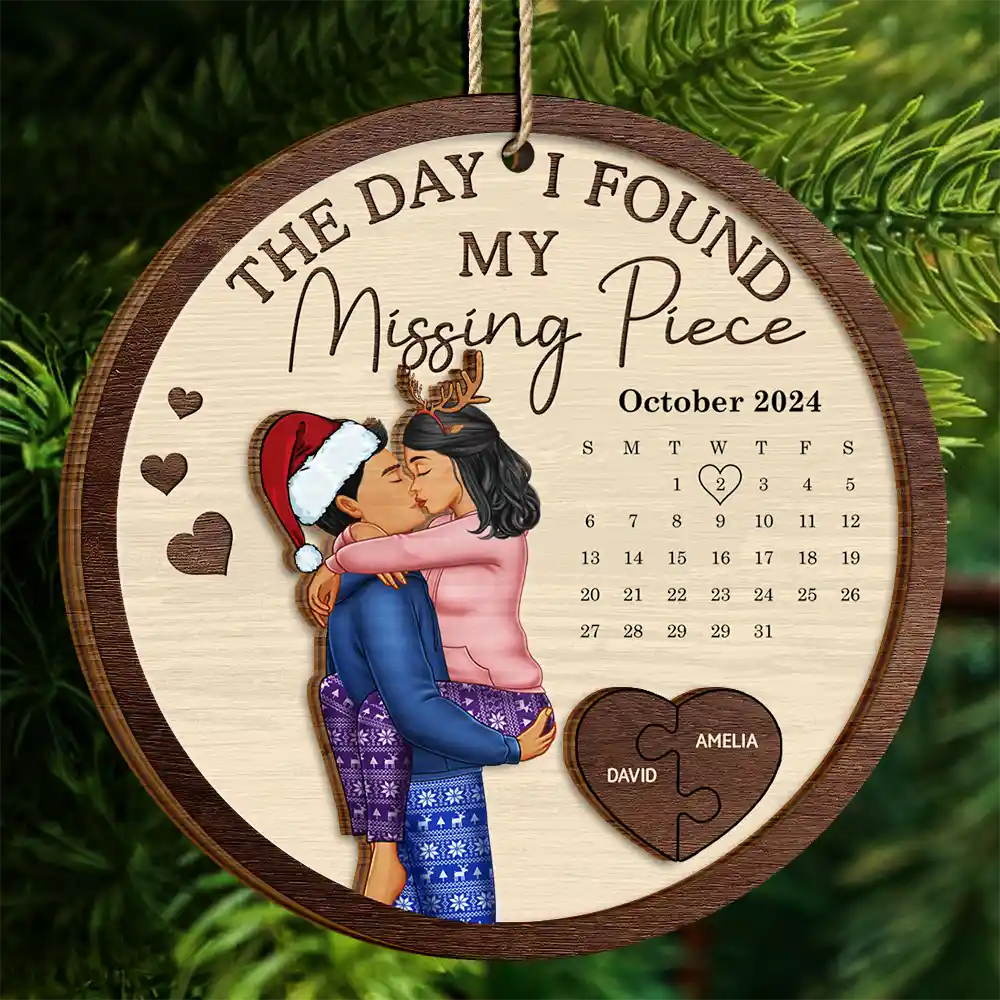 The Day I Found My Missing Piece Kissing Couples Calendar - Personalized 2-Layered Wooden Ornament - Image 4