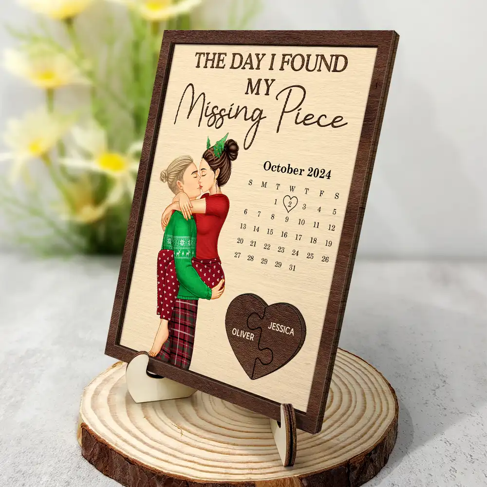 The Day I Found My Missing Piece Kissing Couples Calendar - Personalized 2-Layered Wooden Plaque With Stand - Image 2