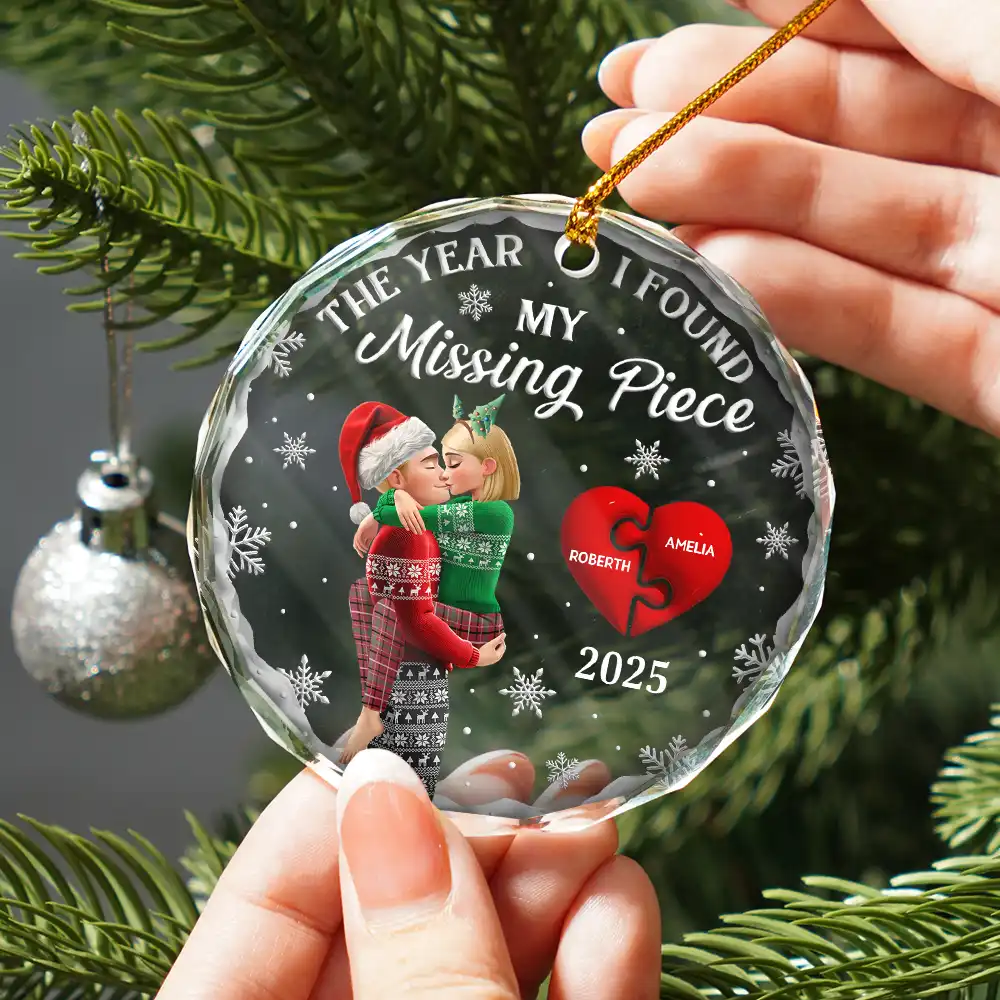 The Year I Found My Missing Piece Kissing Couples 3D - Personalized Glass Ornament - Image 2