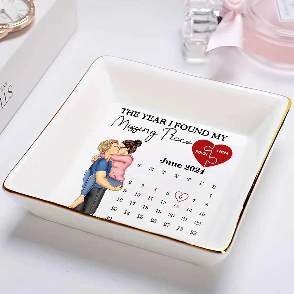 The Year I Found My Missing Piece Kissing Couples Calendar - Personalized Ring Dish - Image 2