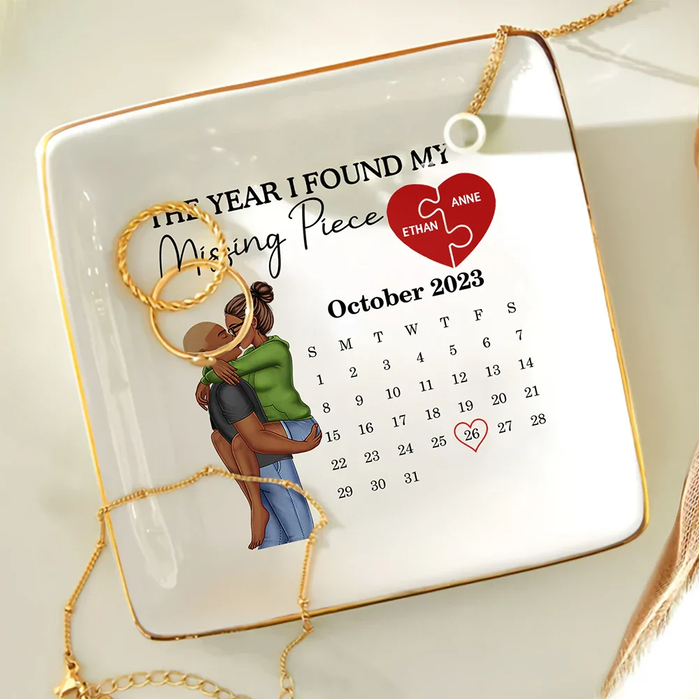 The Year I Found My Missing Piece Kissing Couples Calendar - Personalized Ring Dish - Image 4