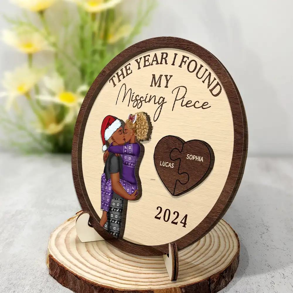 The Year I Found My Missing Piece Kissing Couples - Personalized 2-Layered Wooden Plaque With Stand - Image 2