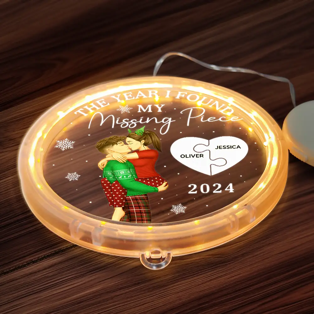 The Year I Found My Missing Piece Kissing Couples - Personalized LED Pendant Light - Image 5