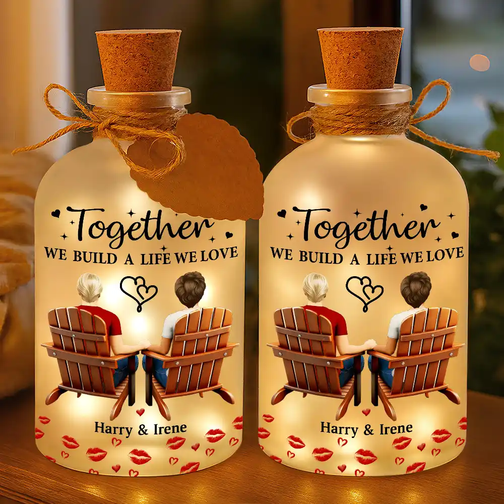 You & Me We Got This Holding Hands Couple - Personalized Short Bottle Light - Image 3